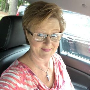 Meet your Posher, Becky